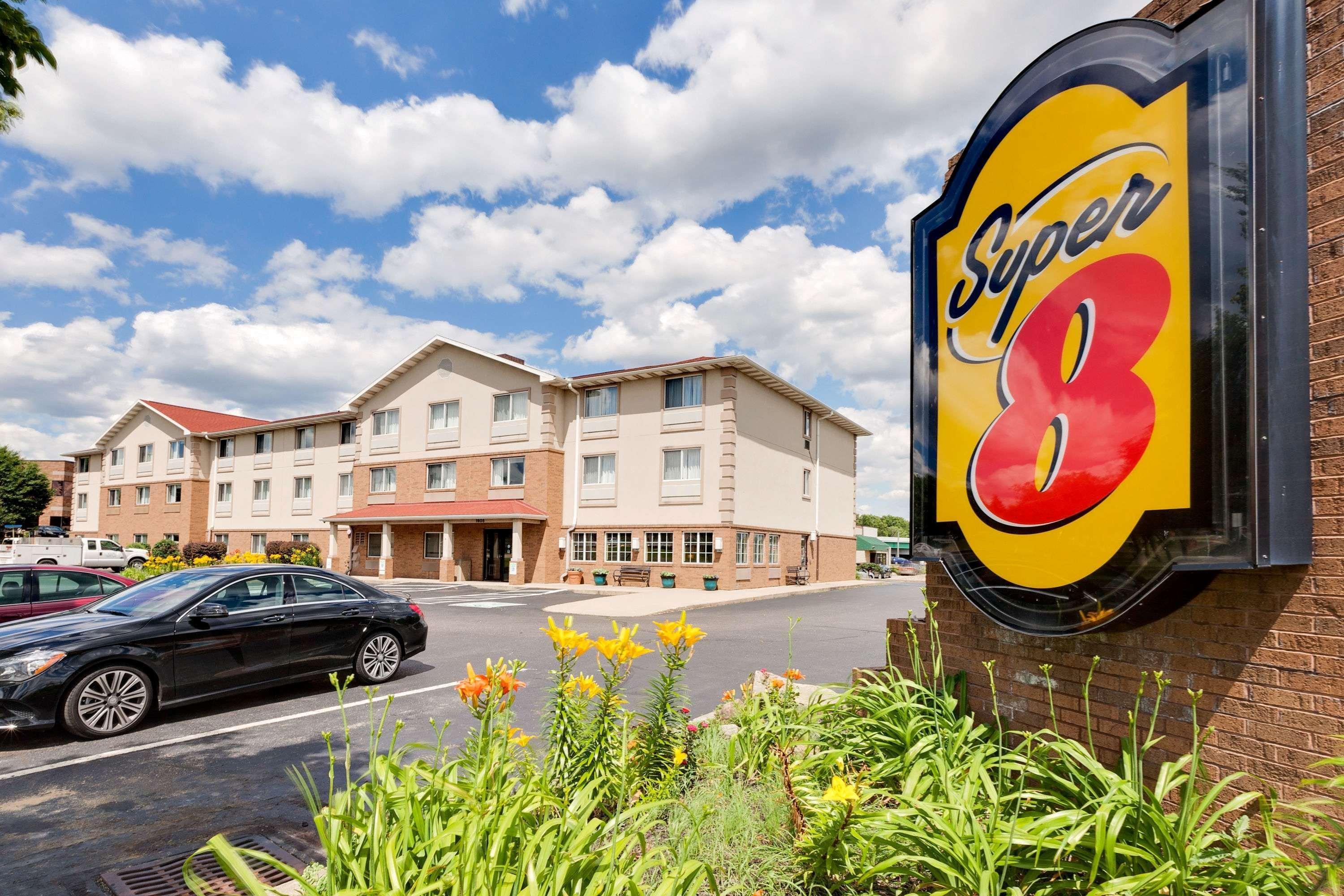 Super 8 By Wyndham Akron S/Green/Uniontown Oh מראה חיצוני תמונה