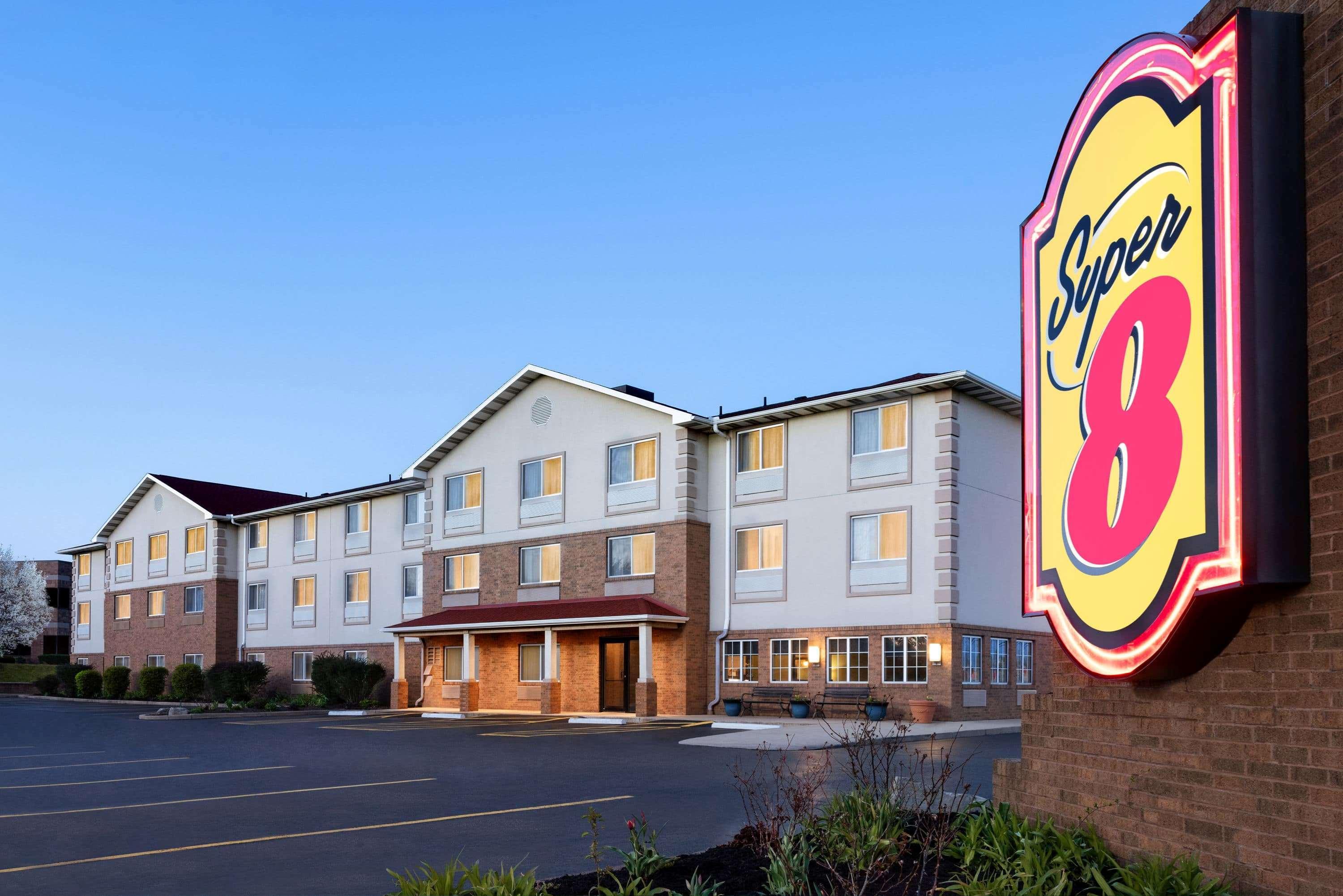Super 8 By Wyndham Akron S/Green/Uniontown Oh מראה חיצוני תמונה